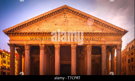 Pantheon di Roma. Uno dei principali punti di riferimento in Europa. Roma, Italia. Foto Stock