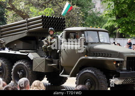 Sofia, Bulgaria - Maggio, 06, 2019: St. George's Day - La tradizionale parata militare a Sofia, in Bulgaria il 6 di maggio - Il giorno del coraggio. Foto Stock