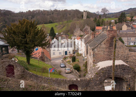 Tetto a vista su Richmond,North Yorkshire con Culloden torre in background Foto Stock