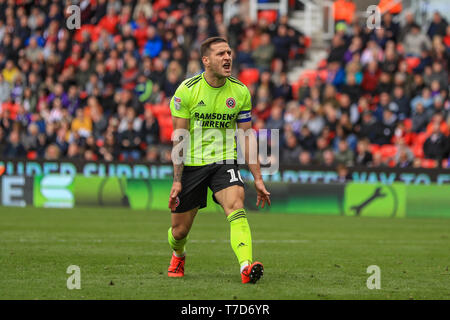 5 maggio 2019, Bet 365 Stadium, Stoke-on-Trent, Inghilterra; Sky scommessa campionato, Stoke City vs Sheffield Regno ; Billy Sharp (10) di Sheffield Regno celebra Enda Stevens (03) di Sheffield United credito obiettivo: Mark Cosgrove/News immagini English Football League immagini sono soggette a licenza DataCo Foto Stock