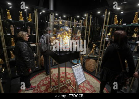 Tutankhamon, il tesoro del faraone Exhibition Parigi Foto Stock