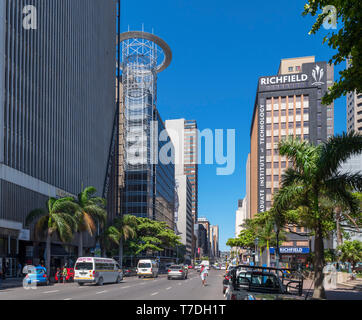 Anton Lembede Street nel centro di Durban, KwaZulu-Natal, Sud Africa Foto Stock