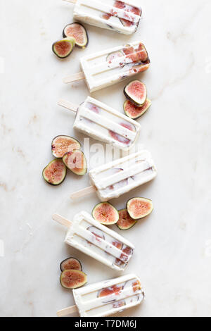 Yogurt Popsicles di frutta Foto Stock
