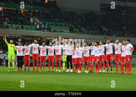 La Furth, Deutschland. 06 Maggio, 2019. Koeln sorge in 1.Bundesliga! Foto del Team, team, team team foto, giubilo, gioia, entusiasmo, calcio 2. Bundesliga/Greuther Furth (FUE) - 1.FC Colonia (K) 0-4, 32.Spieltag, giornata32, League2, stagione 2018/19 su 06/05/2019. SPORTPARK RONHOF/THOMAS estate a Fürth. DFL regolamenti vietano qualsiasi uso della fotografia come sequenze di immagini e/o quasi video. | Utilizzo di credito in tutto il mondo: dpa/Alamy Live News Foto Stock