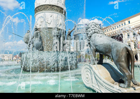 Alessandro il Grande fontana, Macedonia Square, Skopje, Macedonia Foto Stock