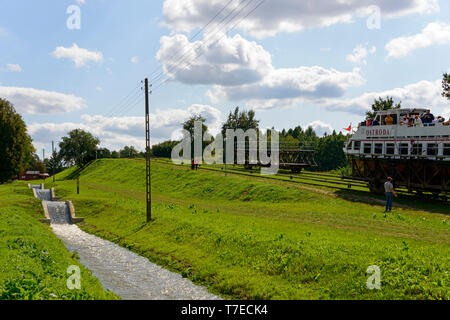 Nave Ostroda, Katy, Elblag-Ostroda Canal, Warmia Masuria - Polonia Foto Stock