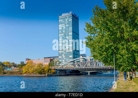 Allianz Versicherung, Elsenstrasse, Treptowers, Treptow, Berlino, Deutschland Foto Stock