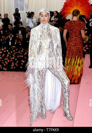 Gigi Hadid frequentando il Metropolitan Museum of Art Costume Institute Gala benefici 2019 in New York, Stati Uniti d'America. Foto Stock