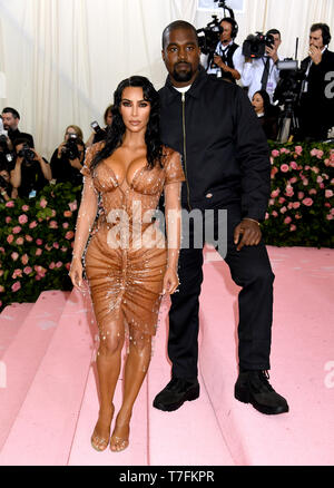 Kim Kardashian-West e Kanye West che frequentano il Metropolitan Museum of Art Costume Institute Gala benefici 2019 in New York, Stati Uniti d'America. Foto Stock