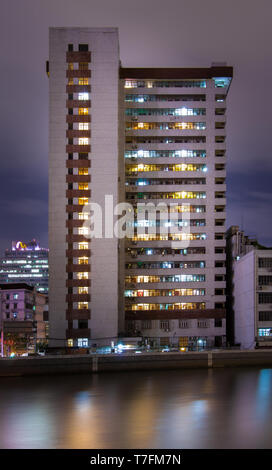 Shanghai skycrapers di notte Foto Stock