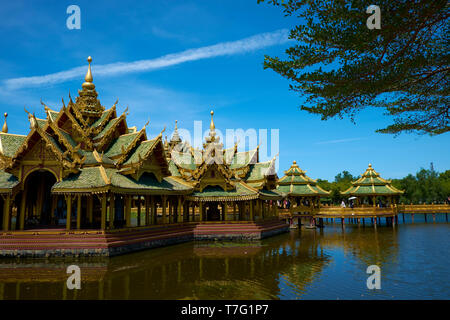 Il padiglione della illuminata di città antica theme park vicino a Bangkok, Thailandia. Foto Stock