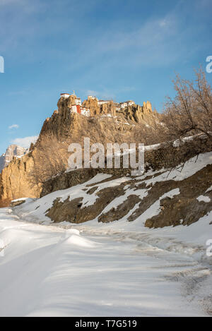 Foto di Sunrise a dhankar gompa in Himalaya Foto Stock