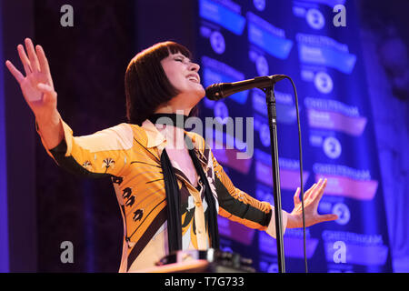 Corinne Drewery di Swing Out Sister effettuando al Cheltenham Jazz Festival, 5 maggio 2019 Foto Stock