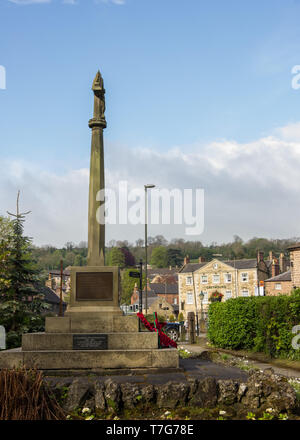 Memoriale di guerra nella città di Cromford, Derbyshire Peak District UK Foto Stock