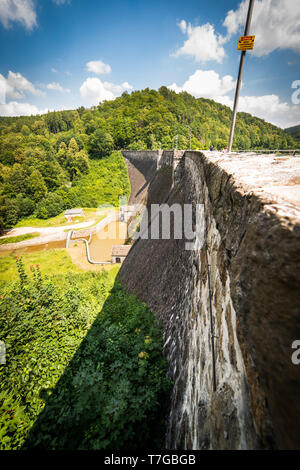 L'acqua della diga in Zagorze Slaskie Foto Stock