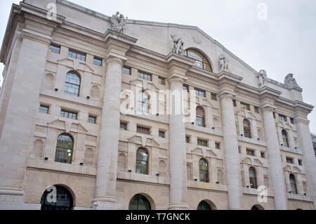 Palazzo Mezzanotte. Borsa Italiana Palace di Milano Foto Stock