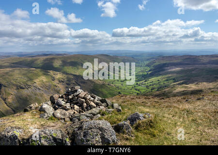La Valle di Longsleddale dalla cicatrice di capra Lake District, Cumbria, Regno Unito Foto Stock