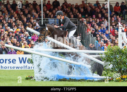 Christopher Burton e GRAF LIBERTY durante la fase showjumping, Mitsubishi Motors Badminton Horse Trials, Gloucestershire, 2019 Foto Stock