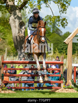 Tim Prezzo e BANGO durante il cross country fase del Mitsubishi Motors Badminton Horse Trials, Maggio 2019 Foto Stock