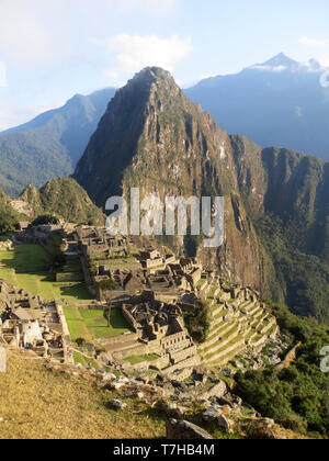 Machu Picchu in nella regione di Cusco, Provincia di Urubamba nella Cordigliera Orientale del Perù meridionale. Foto Stock