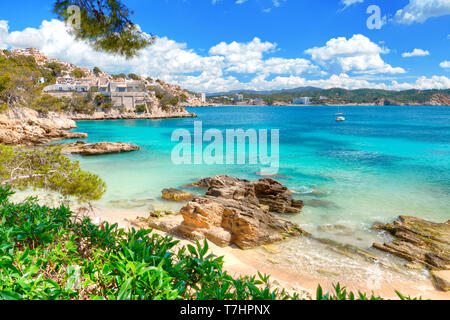 Cala Fornells Maiorca Spagna costa del Mar Mediterraneo Foto Stock