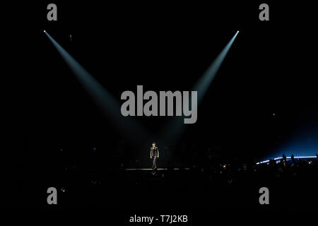 Roma, Italia. 05 Maggio, 2019. Il cantante spagnolo Enrique Iglesias in concerto a Roma presso il Palazzo dello Sport. Credito: Stefano Cappa/Pacific Press/Alamy Live News Foto Stock