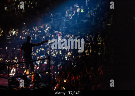 Roma, Italia. 05 Maggio, 2019. Il cantante spagnolo Enrique Iglesias in concerto a Roma presso il Palazzo dello Sport. Credito: Stefano Cappa/Pacific Press/Alamy Live News Foto Stock