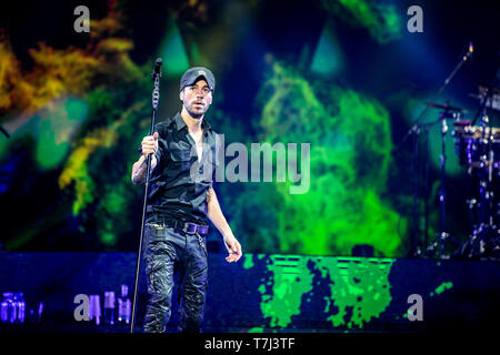 Roma, Italia. 05 Maggio, 2019. Il cantante spagnolo Enrique Iglesias in concerto a Roma presso il Palazzo dello Sport. Credito: Stefano Cappa/Pacific Press/Alamy Live News Foto Stock