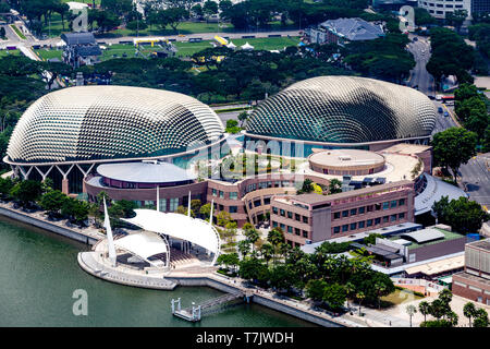 Una veduta aerea della Spianata il teatro sulla baia, Singapore, Sud-est asiatico Foto Stock