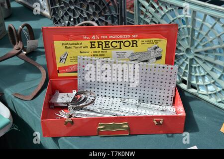 Erector set di apprendimento set giocattolo per bambini e ragazzi per assemblare e giocare per divertimento con gli amici Foto Stock