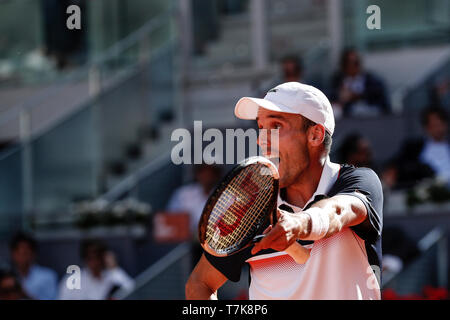 Caja Magica, Madrid, Spagna. Il 7 maggio, 2019. Mutua Madrid Open, giorno 4; Roberto Bautista Agut (ESP) in azione Credit: Azione Plus sport/Alamy Live News Foto Stock