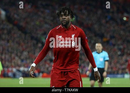 Liverpool, Regno Unito. 07 Maggio, 2019. Divock Origi di Liverpool guarda a. UEFA Champions League semi final, seconda gamba corrispondono, Liverpool v Barcellona ad Anfield Stadium di Liverpool martedì 7 maggio 2019. Questa immagine può essere utilizzata solo per scopi editoriali. Solo uso editoriale, è richiesta una licenza per uso commerciale. Nessun uso in scommesse, giochi o un singolo giocatore/club/league pubblicazioni. pic da Chris Stading/Andrew Orchard fotografia sportiva/Alamy Live news Credito: Andrew Orchard fotografia sportiva/Alamy Live News Foto Stock