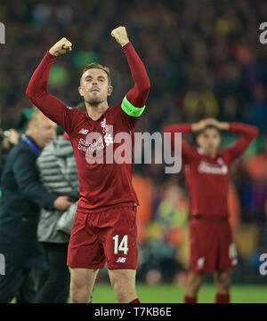 Liverpool. 8 Maggio, 2019. Liverpool Captain's Jordan Henderson celebra dopo la UEFA Champions League Semi-Final seconda gamba match tra Liverpool FC ed FC Barcelona ad Anfield di Liverpool, in Gran Bretagna il 7 maggio 2019. Liverpool ha vinto 4-3 sull'aggregato e raggiunto la finale. Credito: Xinhua/Alamy Live News Foto Stock