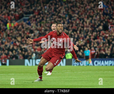 Liverpool. 8 Maggio, 2019. Di Liverpool Georginio Wijnaldum celebra il punteggio durante la UEFA Champions League Semi-Final seconda gamba match tra Liverpool FC ed FC Barcelona ad Anfield di Liverpool, in Gran Bretagna il 7 maggio 2019. Liverpool ha vinto 4-3 sull'aggregato e raggiunto la finale. Credito: Xinhua/Alamy Live News Foto Stock