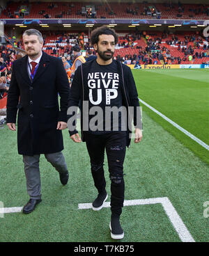 Liverpool. 8 Maggio, 2019. Liverpool è Mohamed Salah arriva prima la UEFA Champions League Semi-Final seconda gamba match tra Liverpool FC ed FC Barcelona ad Anfield di Liverpool, in Gran Bretagna il 7 maggio 2019. Liverpool ha vinto 4-3 sull'aggregato e raggiunto la finale. Credito: Xinhua/Alamy Live News Foto Stock