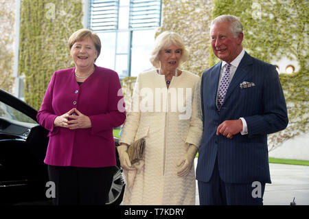 Berlino, Germania. Il 7 maggio 2019. Il cancelliere tedesco Angela Merkel accoglie Camilla, duchessa di Cornovaglia e il principe Charles, Principe di Galles in cancelleria il 7 maggio 2019 a Berlino, Germania. Credito: Geisler-Fotopress GmbH/Alamy Live News Foto Stock