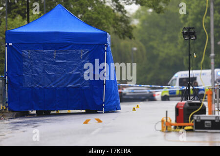 Tenda eretta dalla polizia a una scena del crimine, fatale ripresa in Birmingham REGNO UNITO Foto Stock