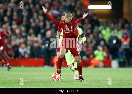 Liverpool, Regno Unito. 07 Maggio, 2019. Officina Fabinho di Liverpool fa una pausa. UEFA Champions League semi final, seconda gamba corrispondono, Liverpool v Barcellona ad Anfield Stadium di Liverpool martedì 7 maggio 2019. Questa immagine può essere utilizzata solo per scopi editoriali. Solo uso editoriale, è richiesta una licenza per uso commerciale. Nessun uso in scommesse, giochi o un singolo giocatore/club/league pubblicazioni. pic da Chris Stading/Andrew Orchard fotografia sportiva/Alamy Live news Credito: Andrew Orchard fotografia sportiva/Alamy Live News Foto Stock