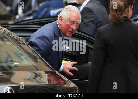 Leipzig, Germania. 08 Maggio, 2019. Il British erede al trono il Principe Charles arriva presso il municipio. Credito: Ronny Hartmann/AFP/piscina/dpa/Alamy Live News Foto Stock