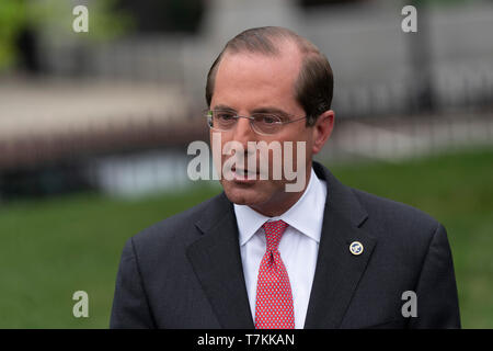 Washington, Stati Uniti d'America. 08 Maggio, 2019. Stati Uniti segretario della Sanità e dei servizi umani (HHS) Alex Azar parla ai media presso la Casa Bianca a Washington DC, 8 maggio 2019. Credito: Chris Kleponis/CNP | Utilizzo di credito in tutto il mondo: dpa/Alamy Live News Foto Stock