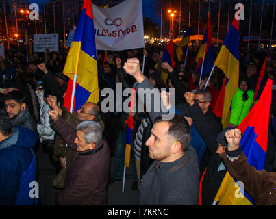 Karabakh, Armenia, 24 Aprile 2019.processioni Fiaccolata in memoria del genocidio armeno vittime. Foto Stock