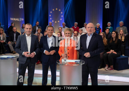 Manfred Weber, Andreas Cichowicz, Ellen Ehni, Frans Timmermans bei der Wahlarena zur Europawahl im WDR-Studio BS4, Köln, 07.05.2019 Foto Stock