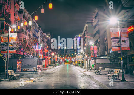 Le strade del centro di Ankara di notte Foto Stock