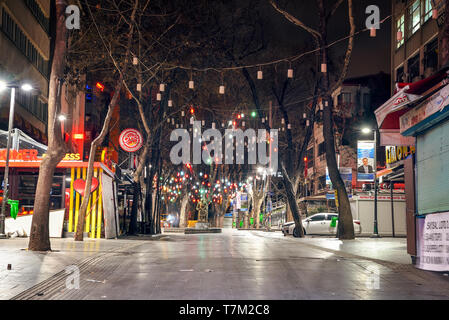 Le strade del centro di Ankara di notte Foto Stock