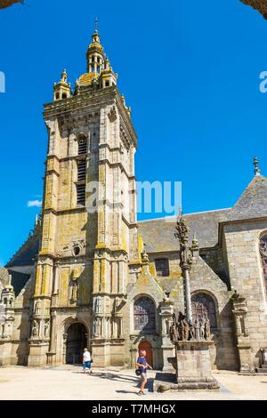 Francia, Finisterre, Saint Thegonnec, passo sul cammino di Santiago de Compostela, la parrocchia nei pressi del XVI e XVII secolo, la chiesa di Notre Dame Foto Stock