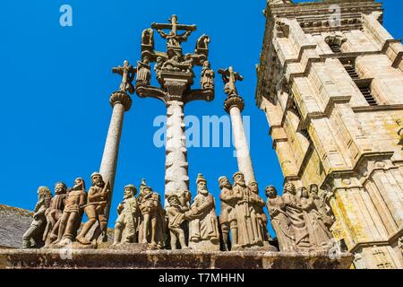 Francia, Finisterre, Saint Thegonnec, passo sul cammino di Santiago de Compostela, la parrocchia nei pressi dei secoli XVI e XVII, il calvario Foto Stock