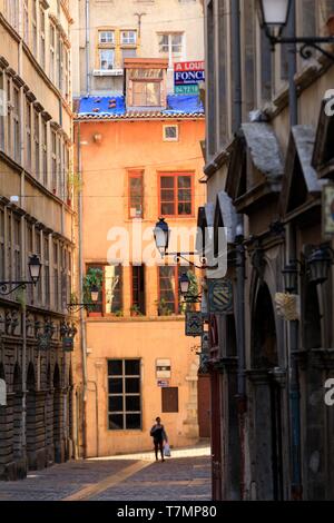 Francia, Rhône, Lione, 5° distretto, il vecchio quartiere di Lione, storico sito elencato come patrimonio mondiale dall' UNESCO, rue Juiverie Foto Stock