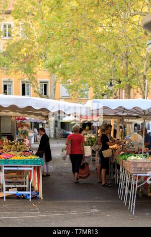 Francia, Rhône, Lione, 4° distretto, Le Plateau quartiere di La Croix Rousse, La Croix Rousse piazza, mercato Foto Stock