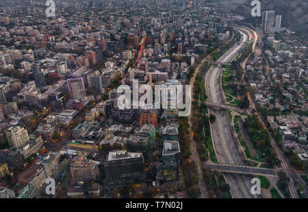 Santiago de Cile città ultra lunga esposizione vista superiore Foto Stock