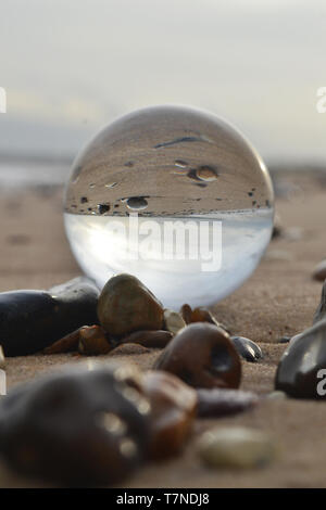 Lensball su Gorleston Beach, Norfolk, Regno Unito Foto Stock